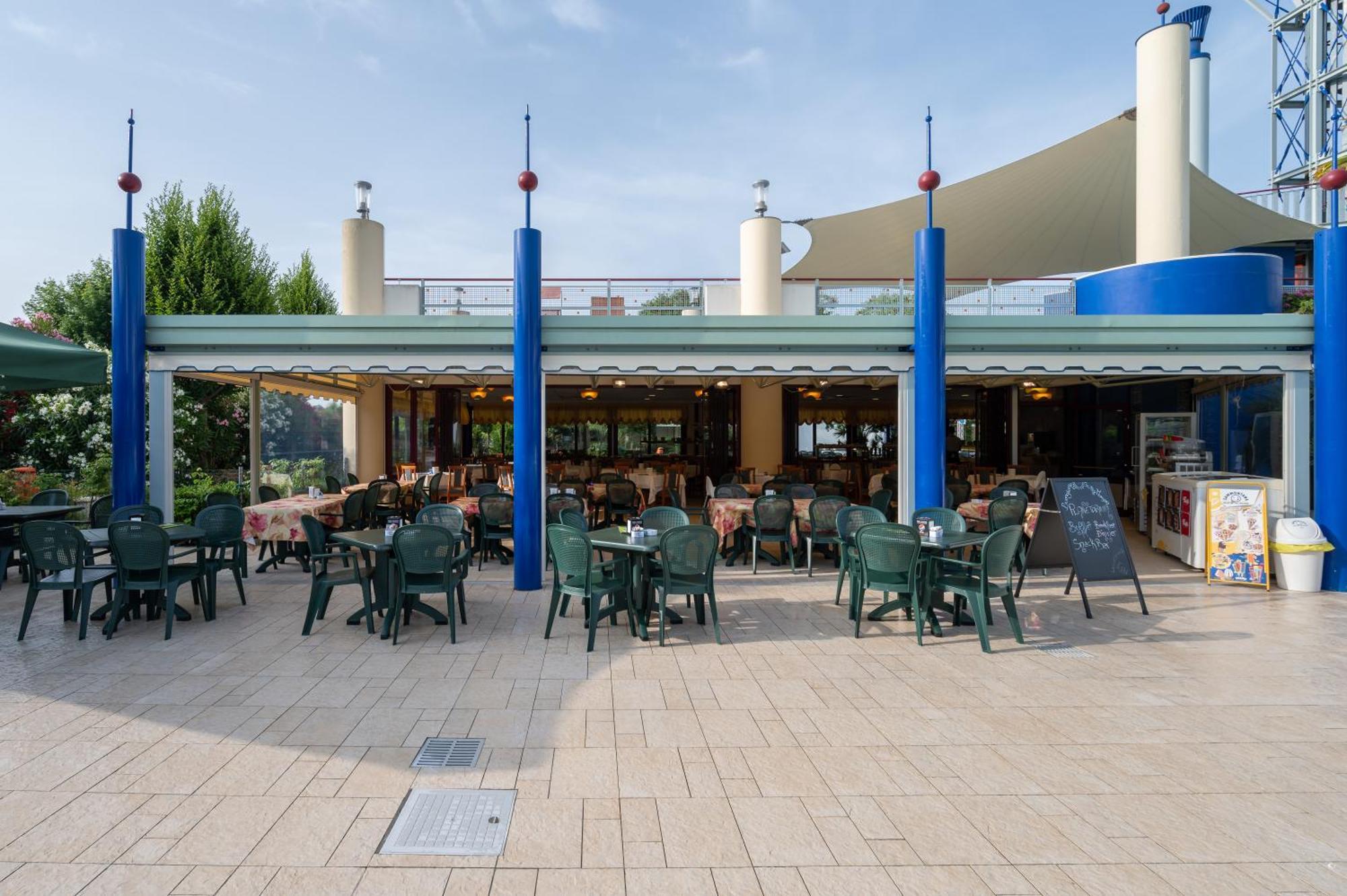 Villaggio Planetarium Resort Bibione Bagian luar foto