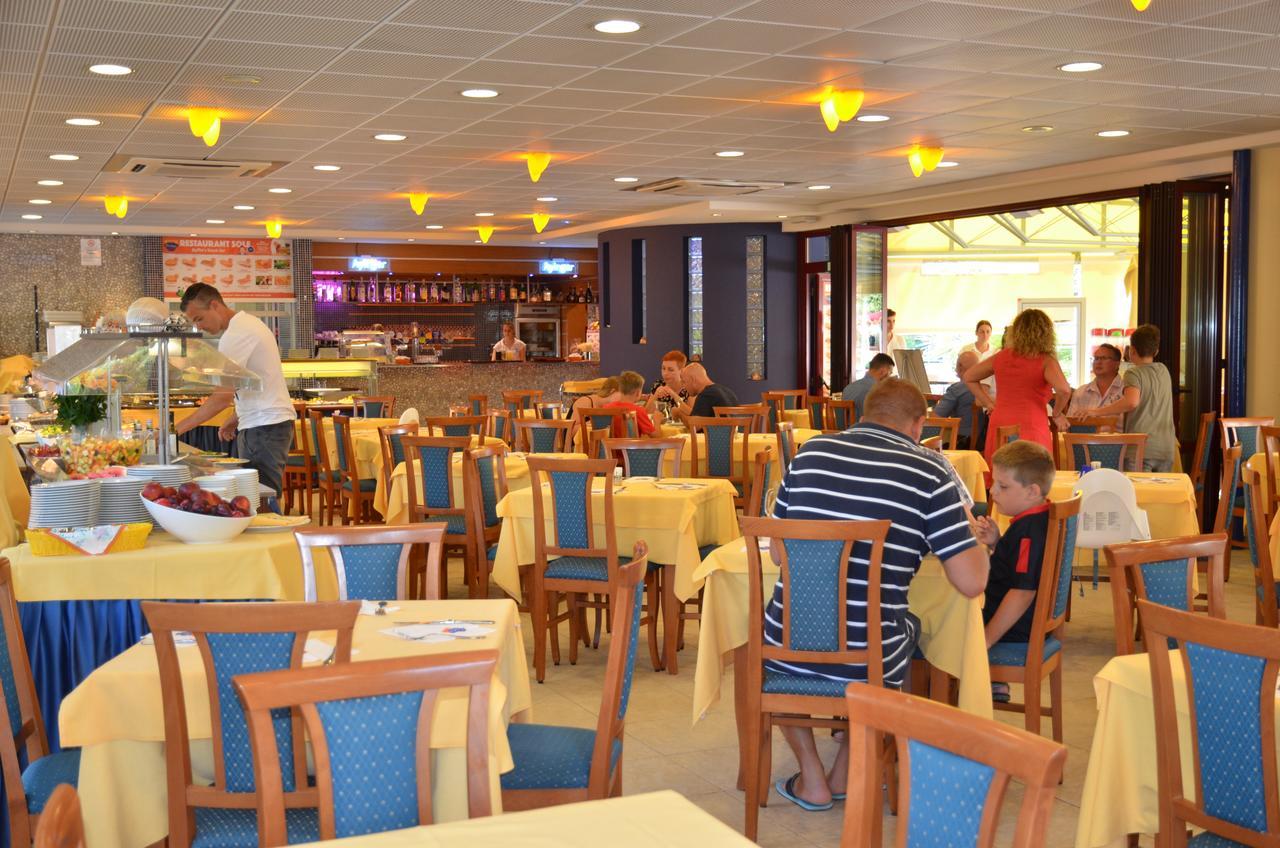 Villaggio Planetarium Resort Bibione Bagian luar foto